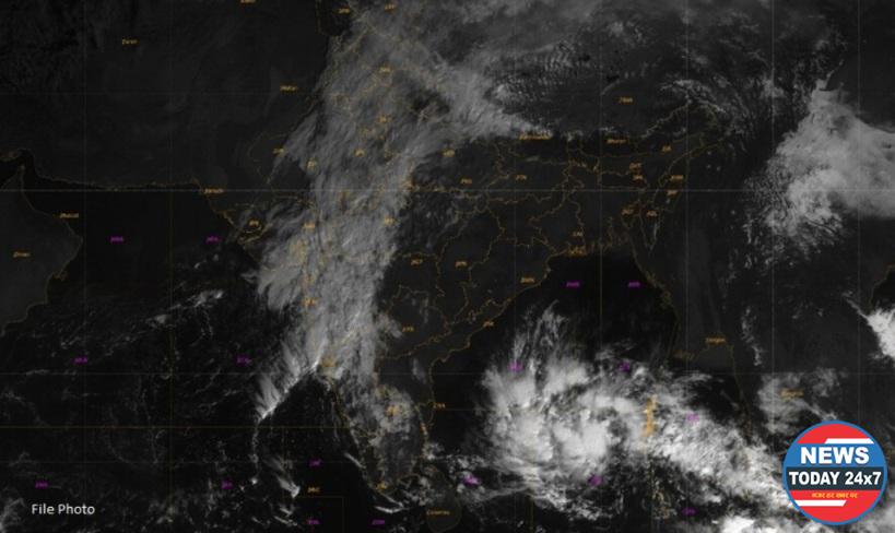बंगाल की मध्य खाड़ी के ऊपर एक ‘चक्रवाती तूफान’ में बदल जाएगा, आईएमडी ने 24 घंटों में चक्रवाती तूफान की भविष्यवाणी की