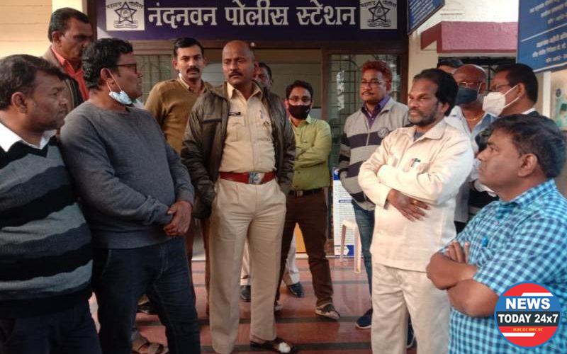 वंशील डोईफोडे मारपीट प्रकरण  नंदनवन पुलीस का बसपा ने घेराव किया