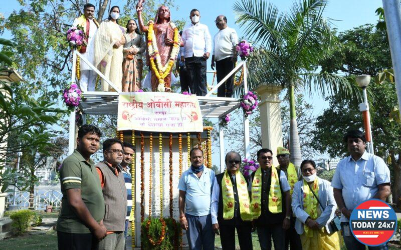 आद्य शिक्षिका क्रांतीज्योती सावित्रीबाई फुले जयंती  निमित्त म.न.पा. व्दारा विनम्र अभिवादन