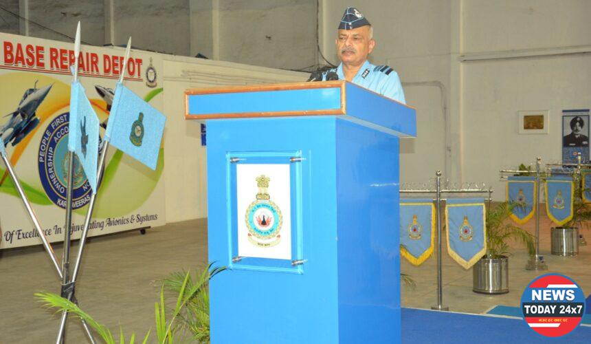 VISIT OF AIR MARSHAL SHASHIKER CHOUDHARY, PVSM, AVSM, VSM ADC AIR OFFICER COMMANDING-IN-CHIEF MAINTENANCE COMMAND IAF TO 9 REPAIR DEPOT AIR FORCE PUNE