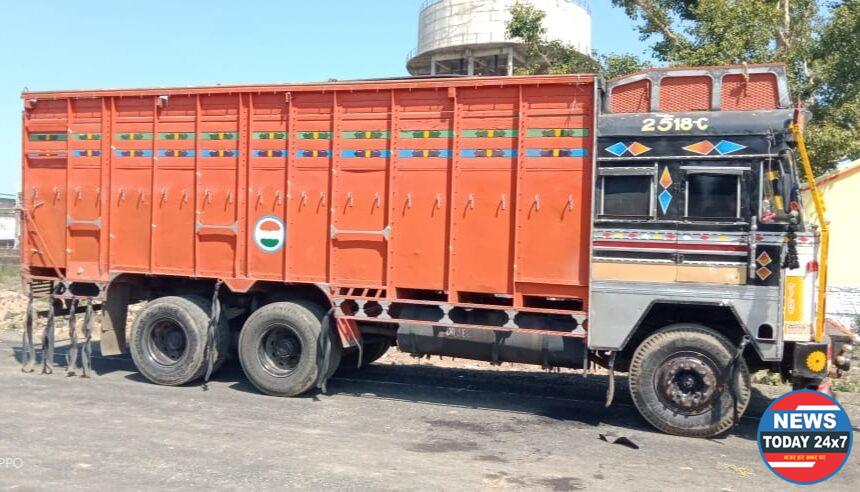 अवैध गौ तस्करी च्या वाहनांना पकडुन ५७ बैल, १२ गाय व २३ गो-याना दिले जीवनदान