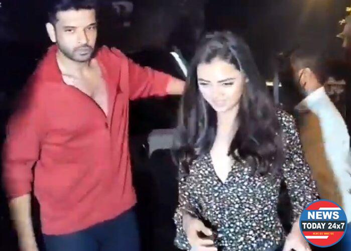 Karan Kundrra steps in to prevent Tejasswi Prakash’s oops moment