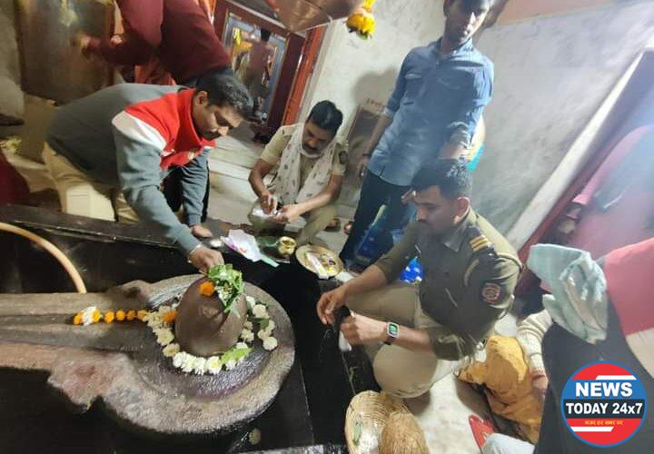 हर हर महादेव च्या जयघोषाने दुमदुमले श्रीक्षेत्र कामठेश्वर शिव मंदिर