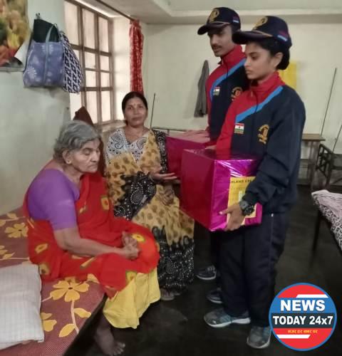 NCC CADETS VISIT OLD AGE HOME AT PRAHARGARH, NAGPUR