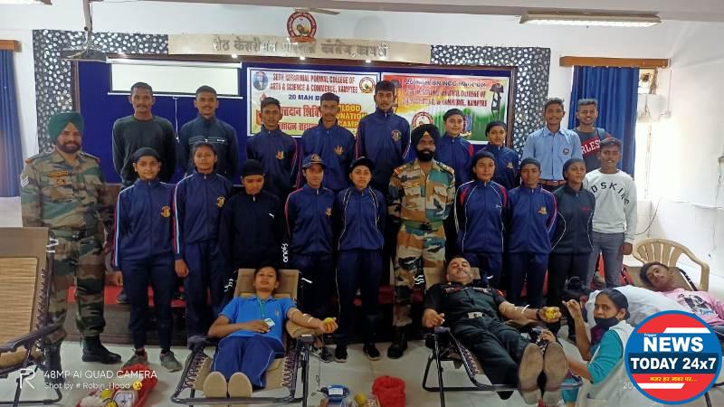 NCC CADETS OF SK PORWAL COLLEGE, KAMPTEE DONATE BLOOD