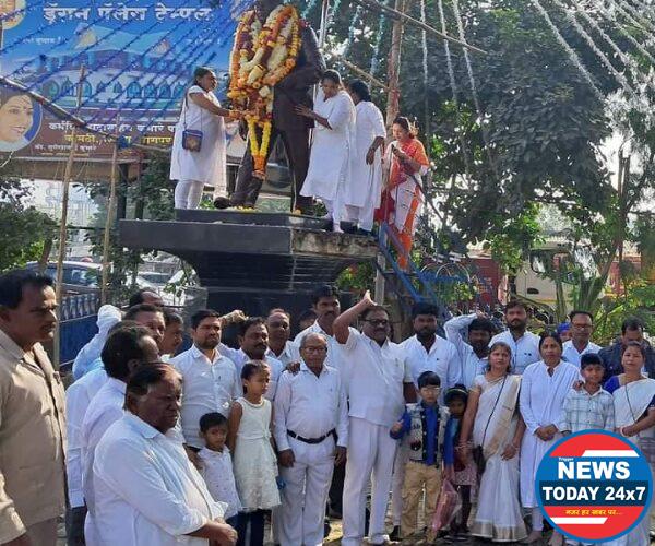 बसपा तर्फे परमपूज्य डॉ बाबासाहेब आंबेडकरांना मानवंदना