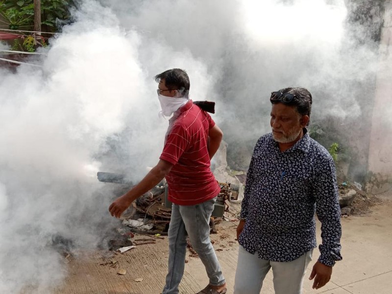 डासांची उत्त्पती रोखण्यासाठी प्रभाग निहाय ‘फॉगिंग’ व ‘स्प्रेईंग’ वर भर