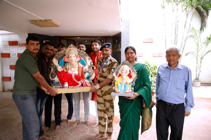 महाराष्ट्र सदनात गणरायाची प्रतिष्ठापना