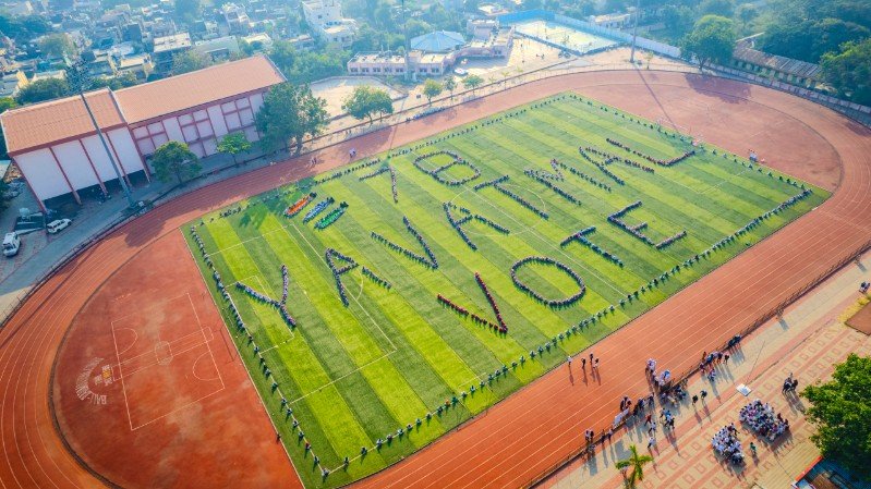 यवतमाळात मतदार जनजागृतीसाठी विद्यार्थ्यांची भव्य मानवी साखळी